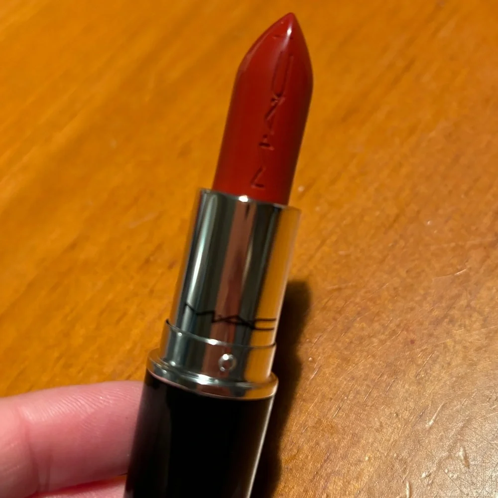 MAC Lustreglass Lipstick Chili Popper